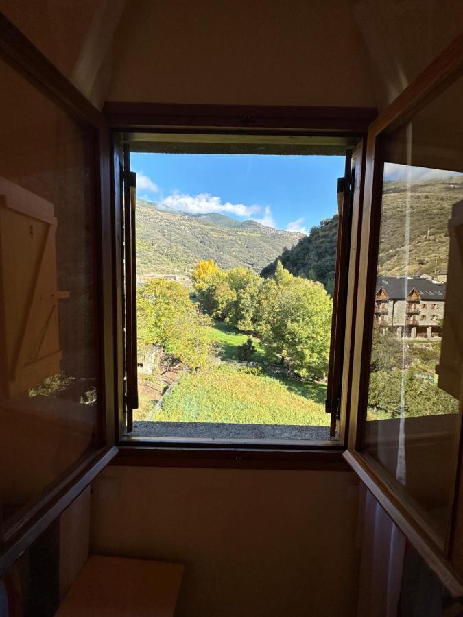 Apartament Rialp Amb Vistes Al Riu Noguera Pallaresa Bagian luar foto